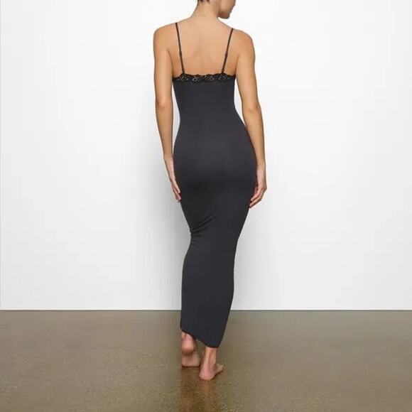 SKIMS Fits Everybody Lace Long Slip Dress Onyx Size M - Picture 9 of 9